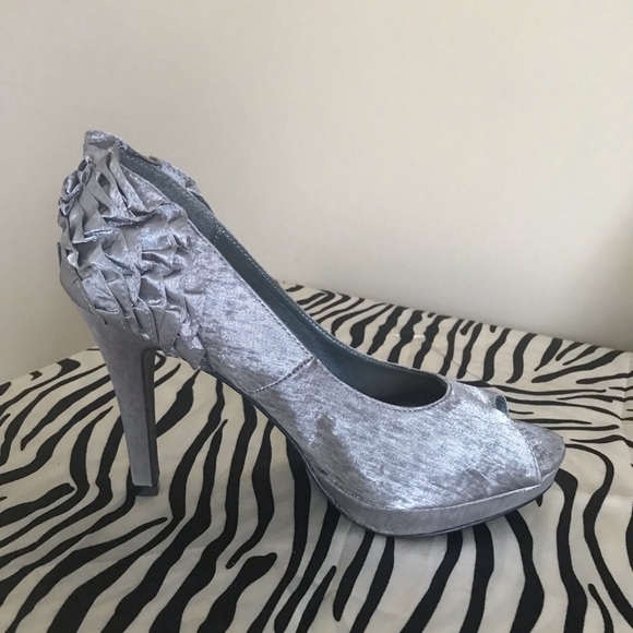 Charming Charlie Peeptoe Ruffled Heels - Picture 5 of 8